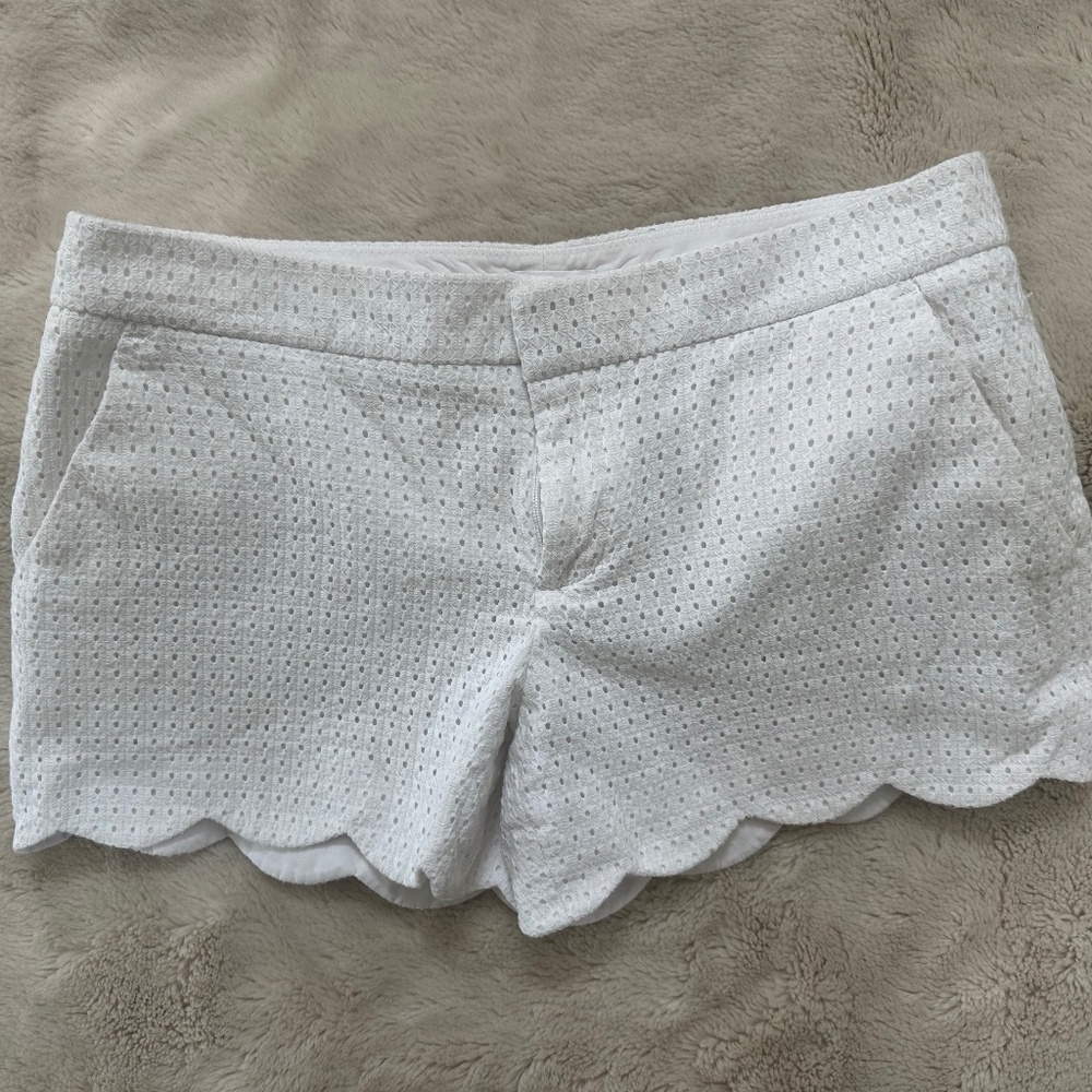 Whites Eyelet Women's Shorts - Cute & Flattering! Club Monaco Size 4